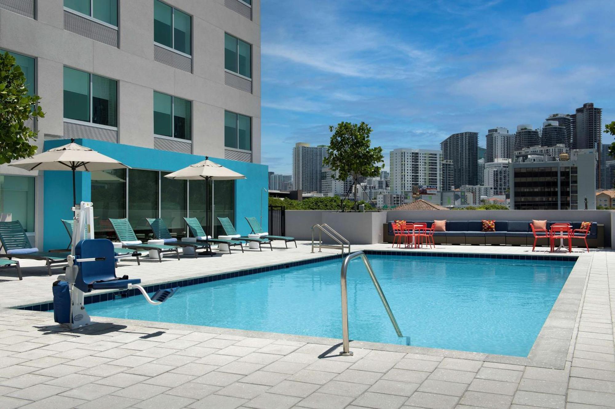 Tru By Hilton Miami West Brickell Hotel ภายนอก รูปภาพ