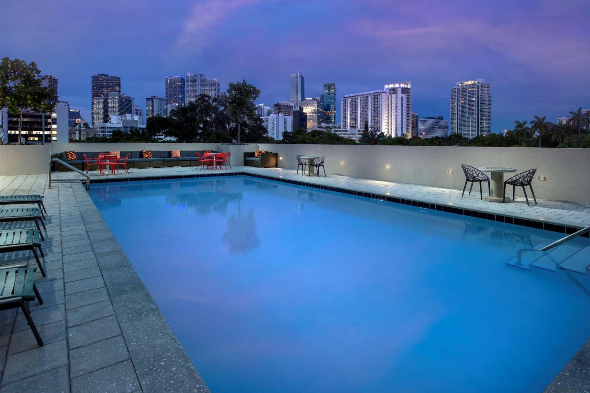 Tru By Hilton Miami West Brickell Hotel ภายนอก รูปภาพ